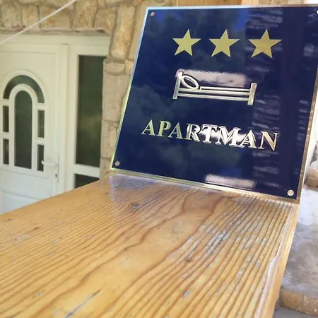 Apartman 22 *